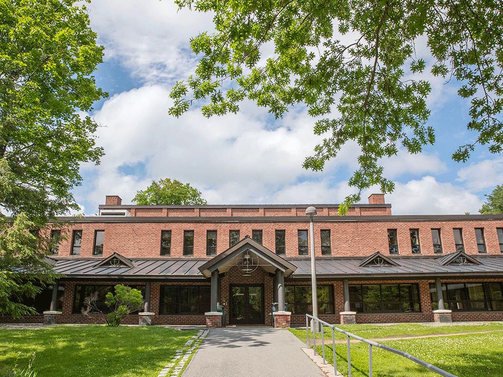 Outside view of Starbuck Center on Skidmore's campus